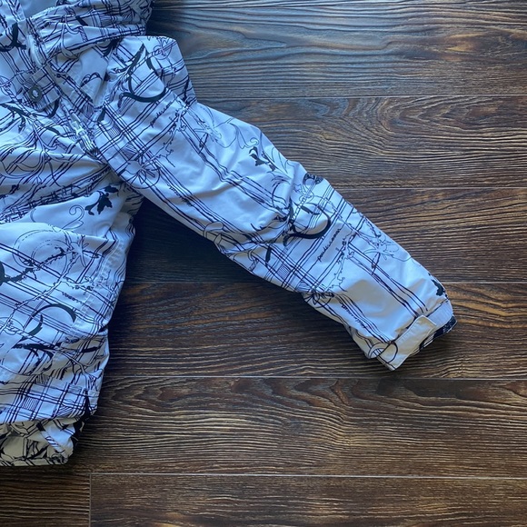 ☮️☮️☮️☮️Core powder room winter jacket very small stain on the inside ☮️☮️ 9/10 - Picture 6 of 16